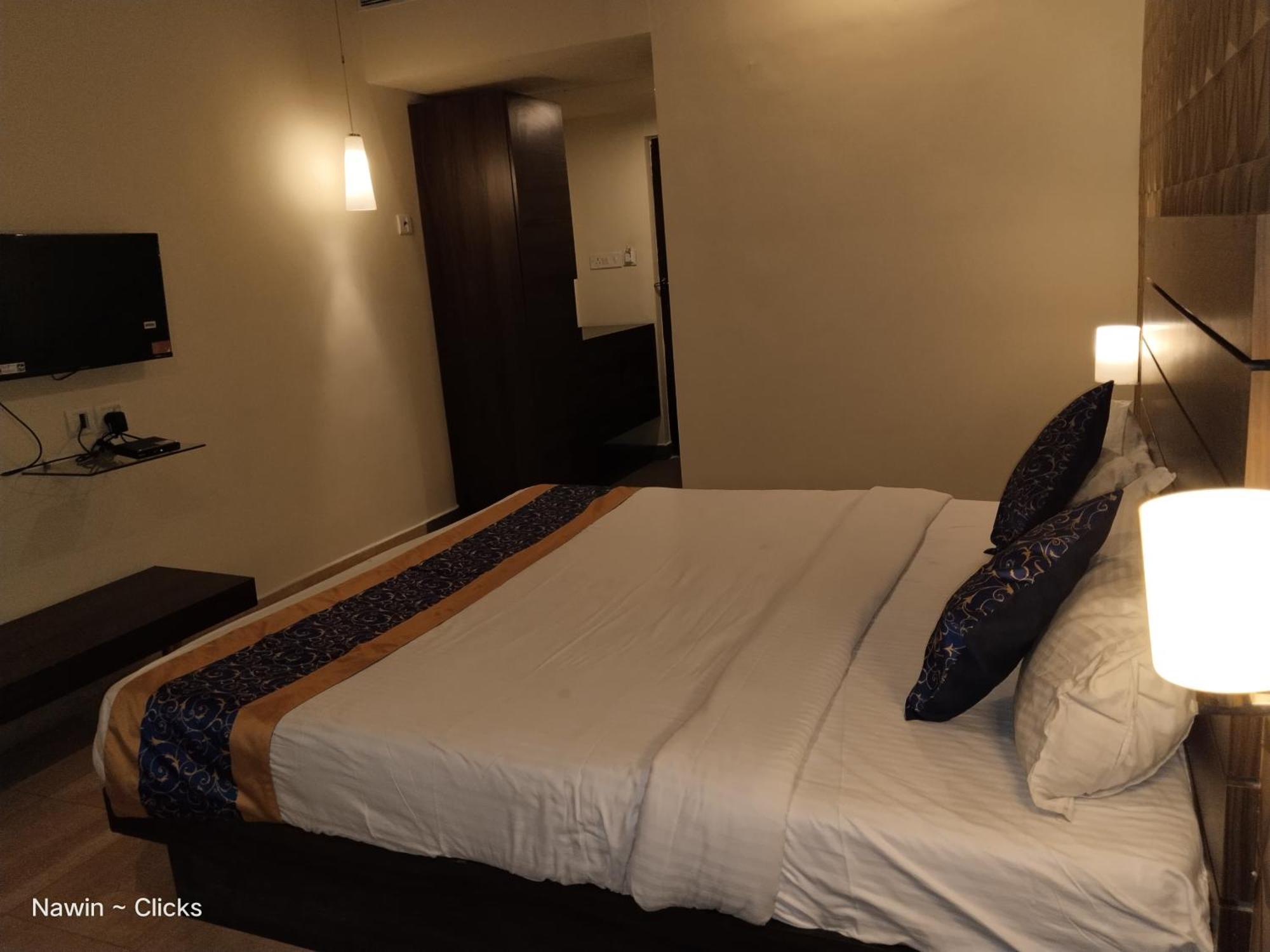 Redfox Hotel- Aminjikarai Chennai Dış mekan fotoğraf