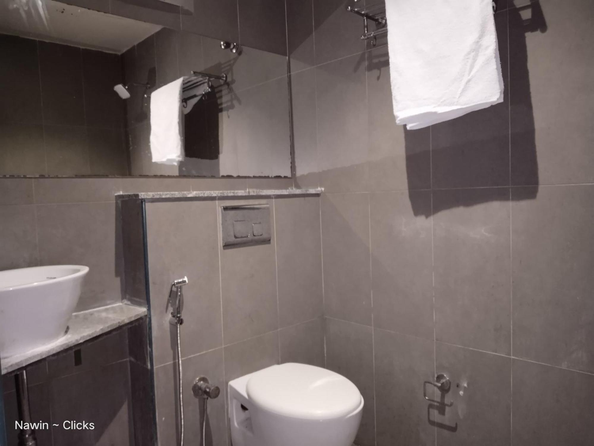 Redfox Hotel- Aminjikarai Chennai Dış mekan fotoğraf